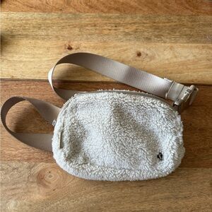 ❗️SOLD❗️Cozy Cream Sherpa Crossbody Bag